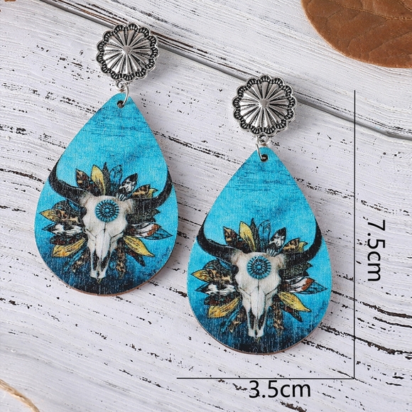 Cowskull Native American wooden Earrings - Picture 2 of 4